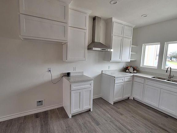 4th image of 1521 Rodriguez St