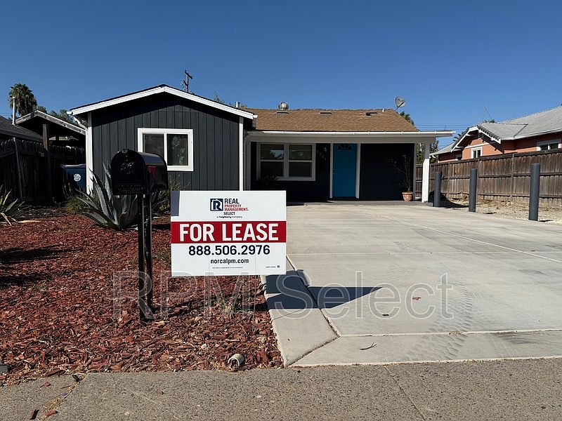 1st image of 2961 37th Ave