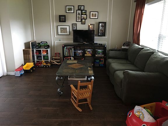 5th image of 609 Glen Grove Ln