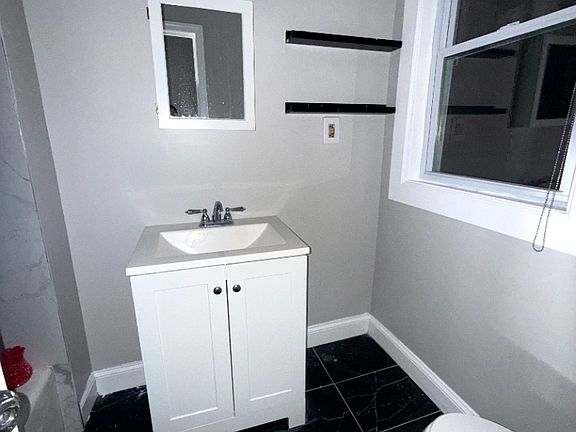 4th image of 36 Shepard Ave #2A