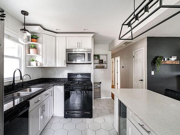 2nd image of 15565 Carpenter ROAD