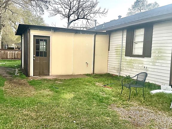 3rd image of 414 Frydek Rd