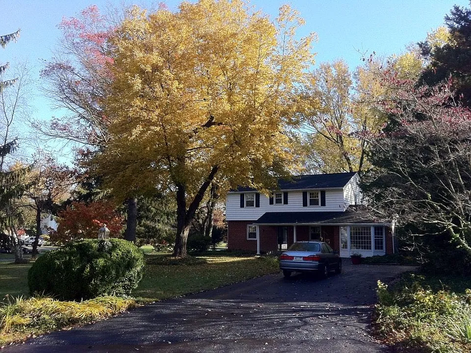 301 Beechwood Rd