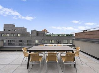 258 N 9th St, Brooklyn, NY 11211