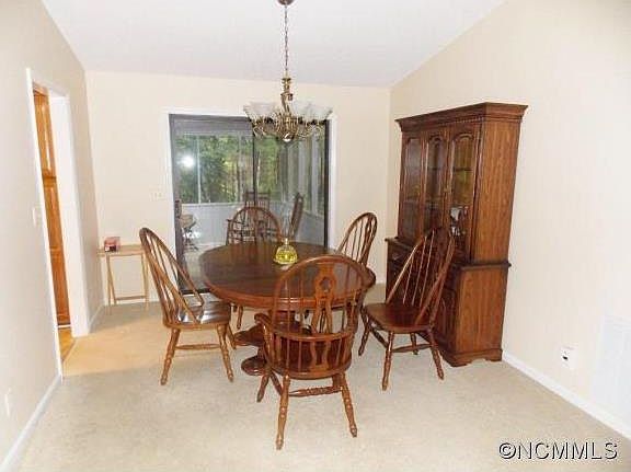 5th image of 215 Park Ln