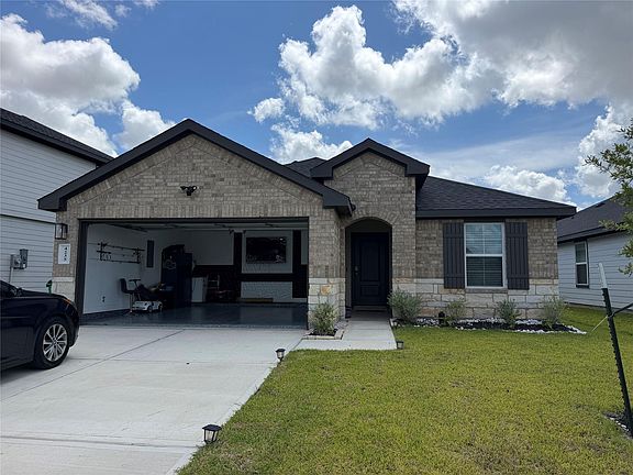 3rd image of 4235 Westbrook Park Ln