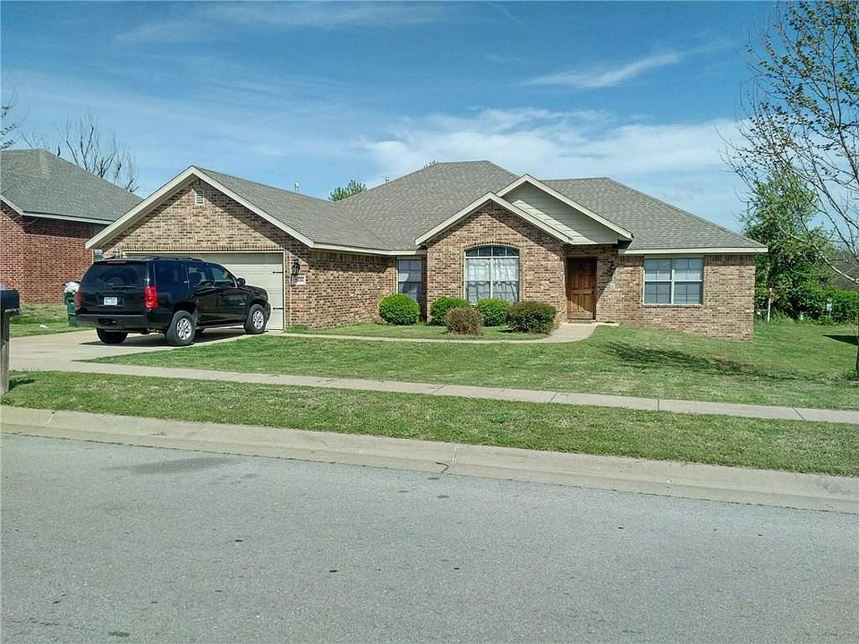 1st image of 2836 N Cassius Ln