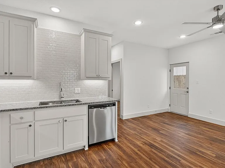 502 E Kimball St #2 — Photo 6