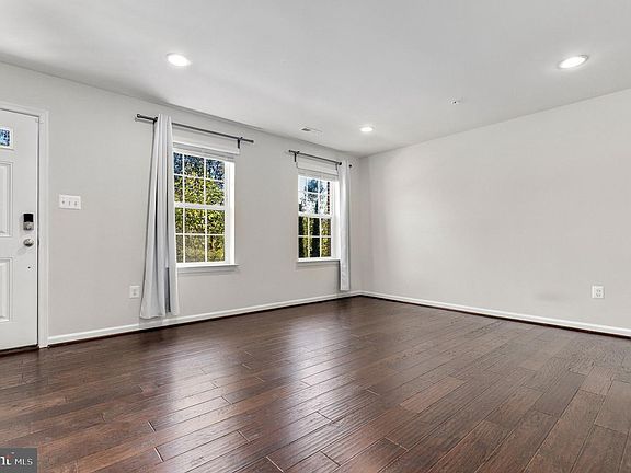 3rd image of 7207 Magnolia Ct