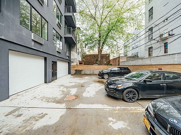 3rd image of 806 Dekalb Ave #2F