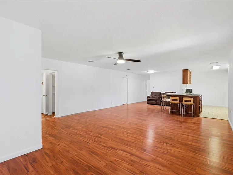 206 Oscar St — Photo 5