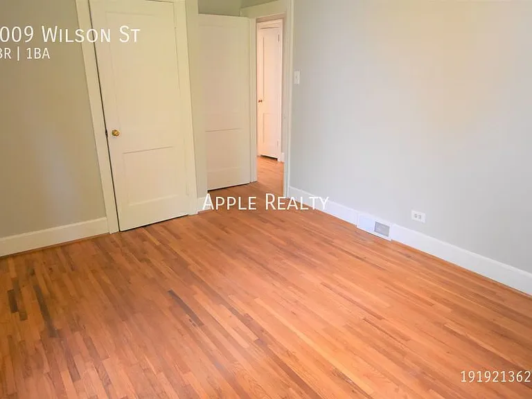 2009 Wilson St — Photo 15