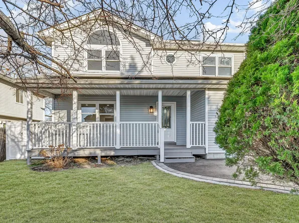 161 N 21st Street, Wheatley Heights, NY 11798