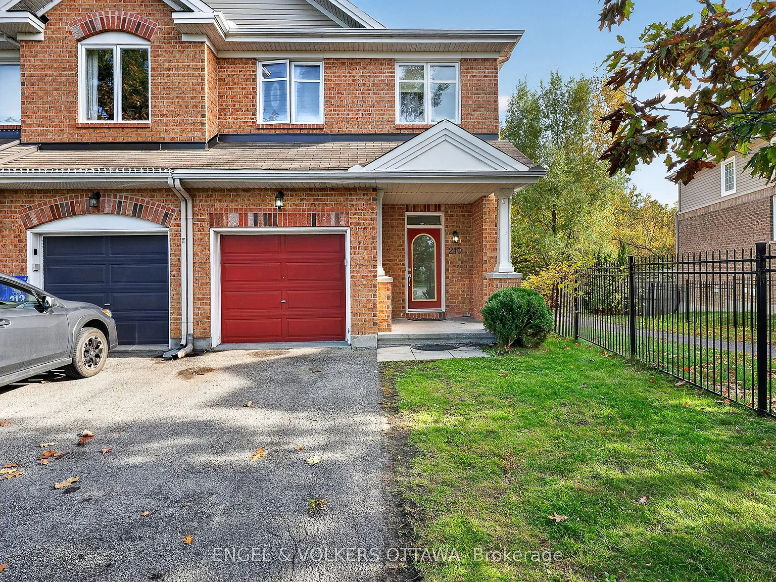 6 bed, $2,699 — Photo 1