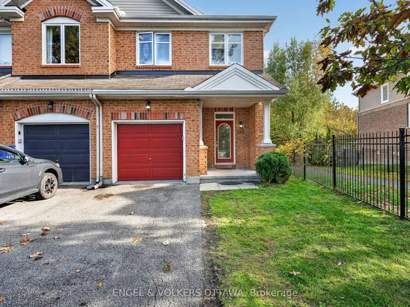 210 Stedman St, Ottawa, ON K1T 0B6