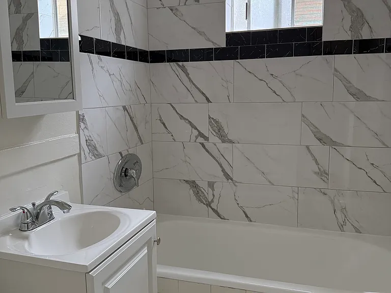 628 E Elk Ave #101 — Photo 16
