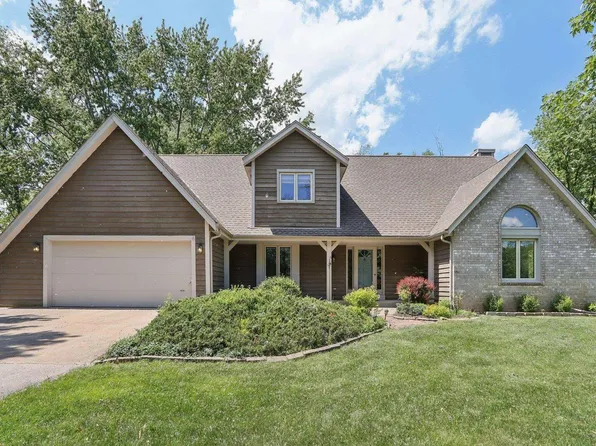 26134 Windermere Drive, Waterford, WI 53185