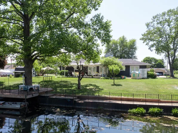 68429 Morton Dr, Edwardsburg, MI 49112