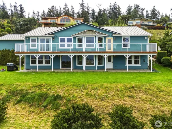 838 Gladstone Drive, Camano Island, WA 98282