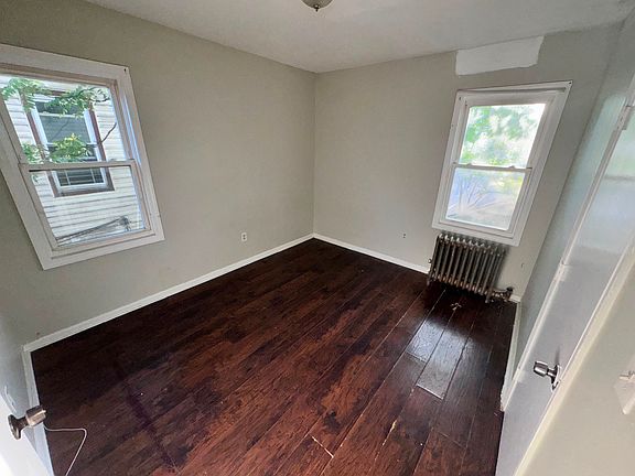 5th image of 229 Alexander St #G2