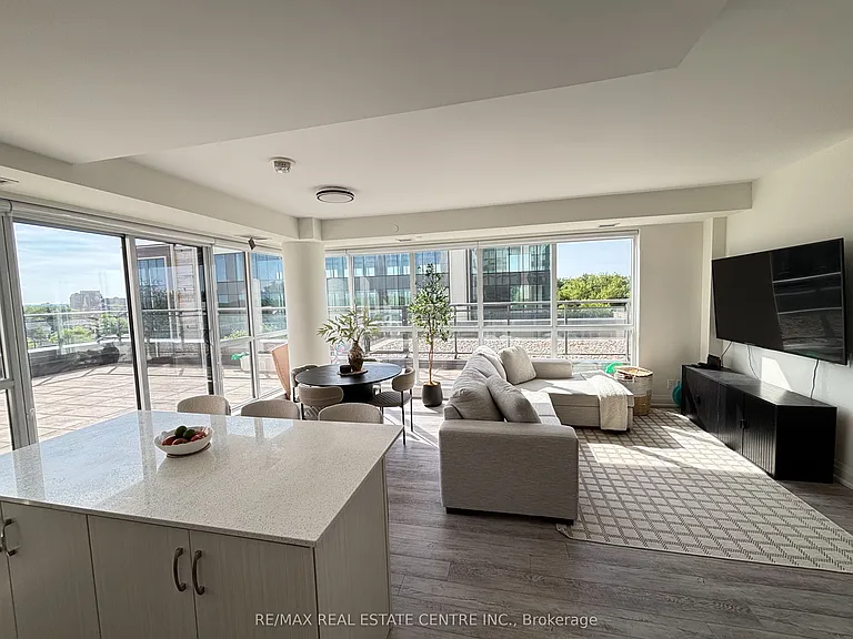 15 Lynch St #408 — Photo 4