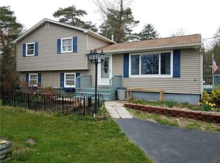 7297 Lakeside Rd, Ontario, NY 14519