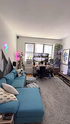 2nd image of 450 W 58th St