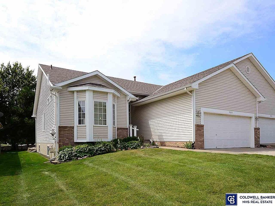 1st image of 9223 Hillcrest Dr