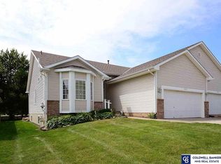 9223 Hillcrest Dr, La Vista, NE 68128