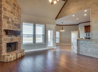 129 Mesquite Dr, Decatur, TX 76234