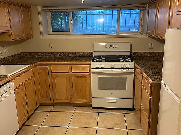 3301 E 14th Ave #A — Photo 5