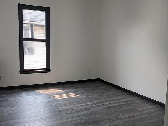 3rd image of 325 E Garfield Ave #2