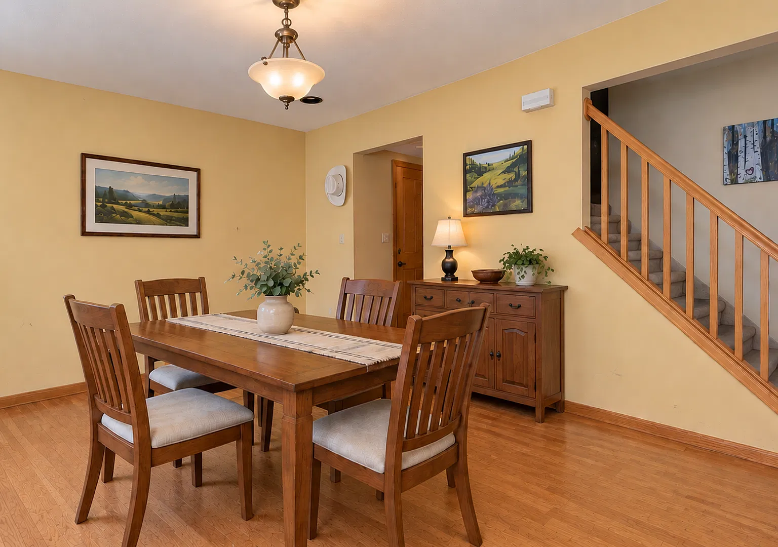 Wonderful Home with Finished Basement — Photo 4