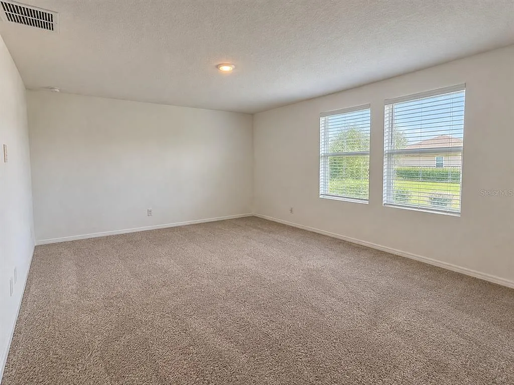 5 bed, 4.0 bath, 2804 sqft, $2,700 — Photo 3