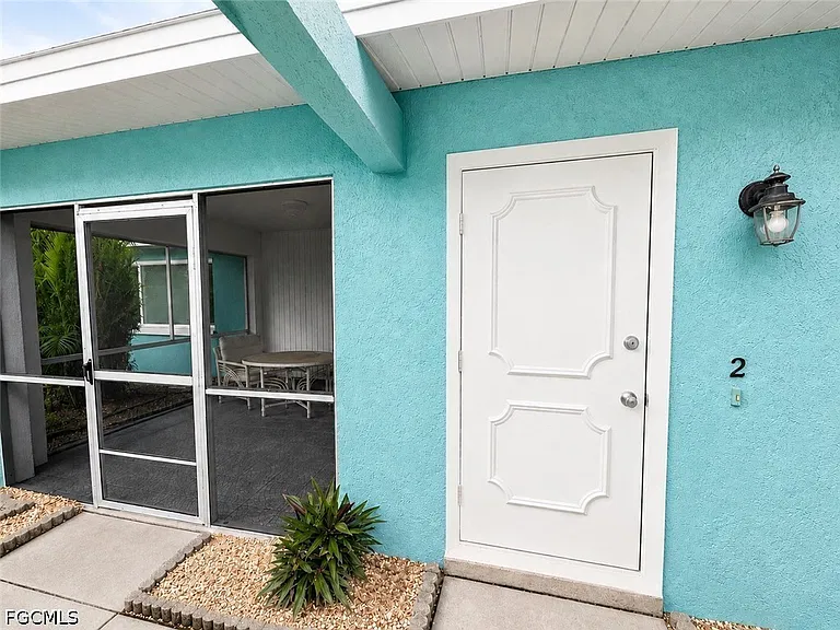 3032 SE Santa Barbara Pl #2 — Photo 1