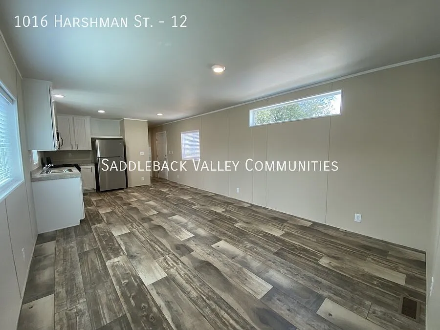 1016 Harshman St — Photo 2