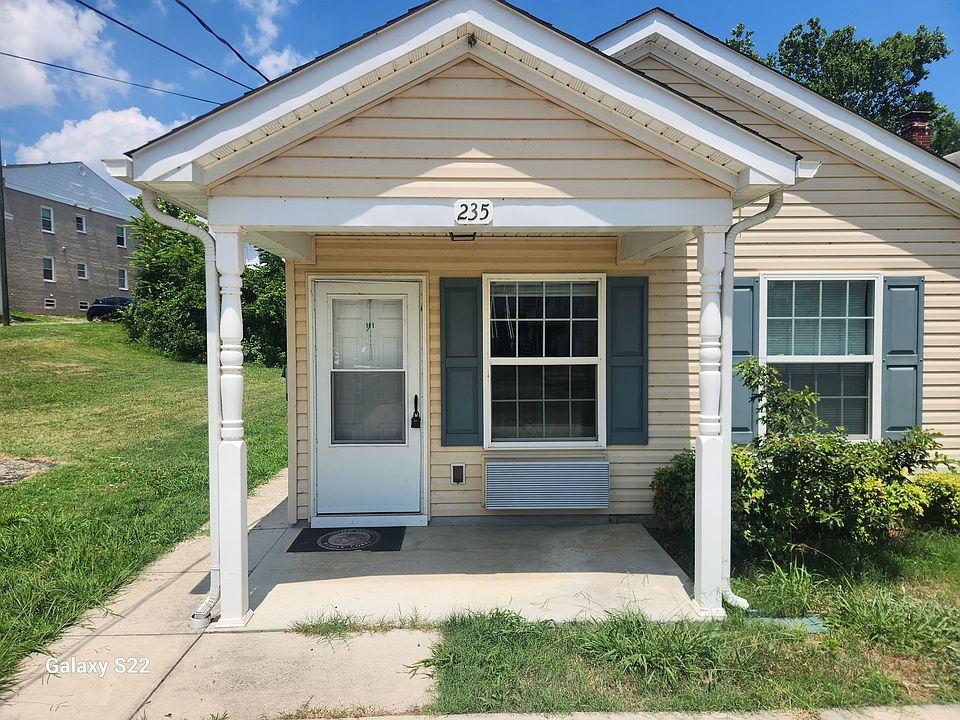 1st image of 235 3rd Ave #102