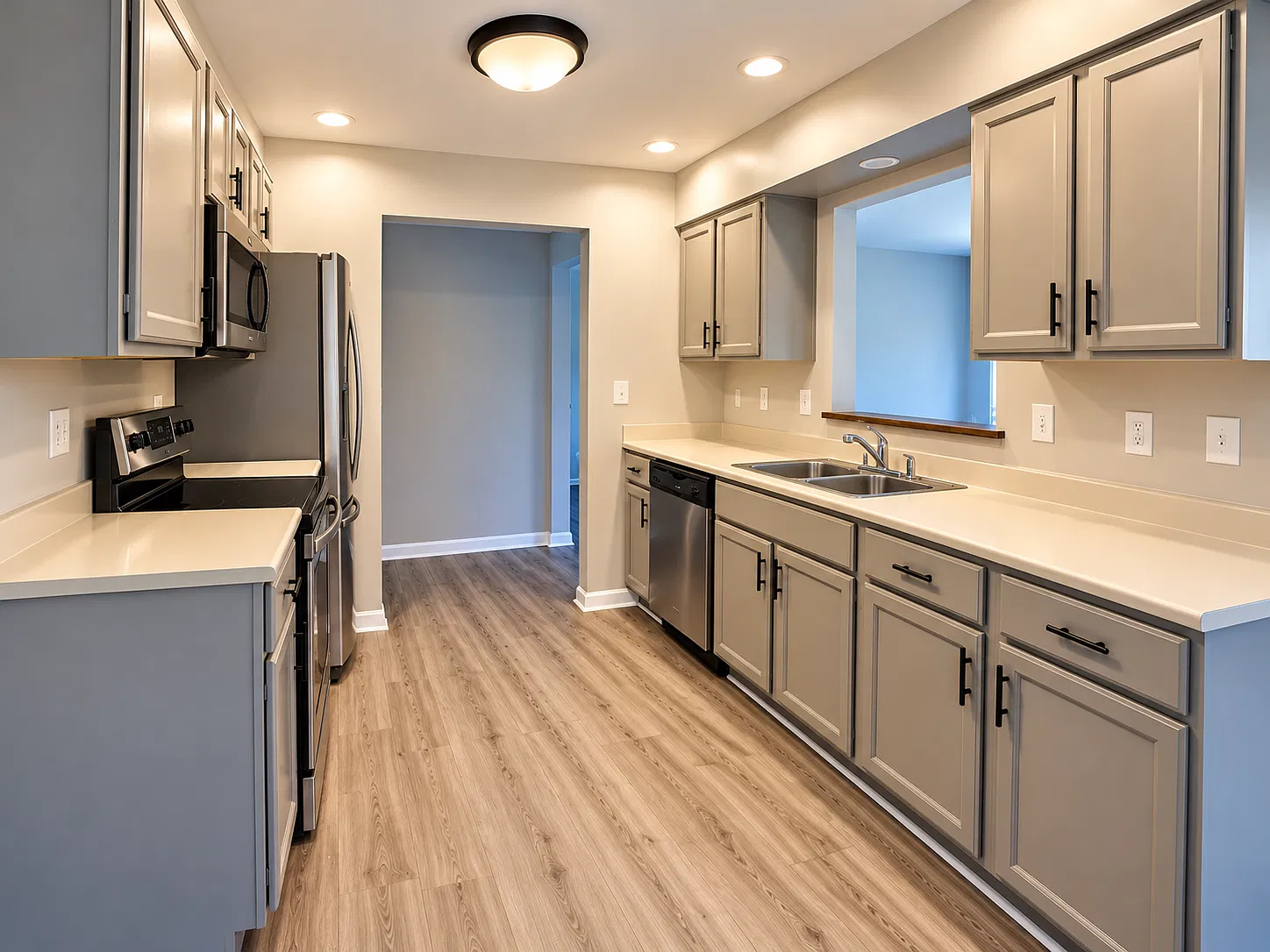 3 bed, 1300 sqft, $1,575 — Photo 2