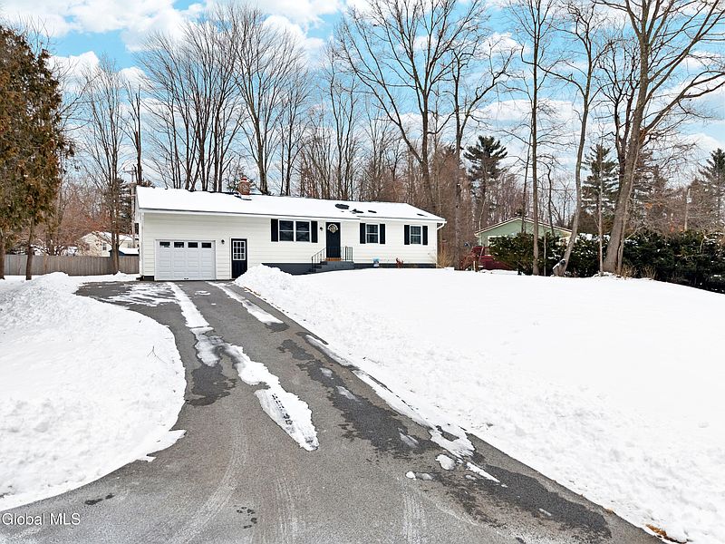 3rd image of 14 Coachman Drive