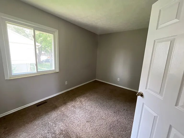 615 Moss Oak Ave — Photo 8