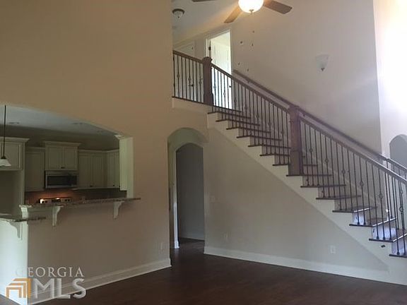 4th image of 207 Burnham Ct