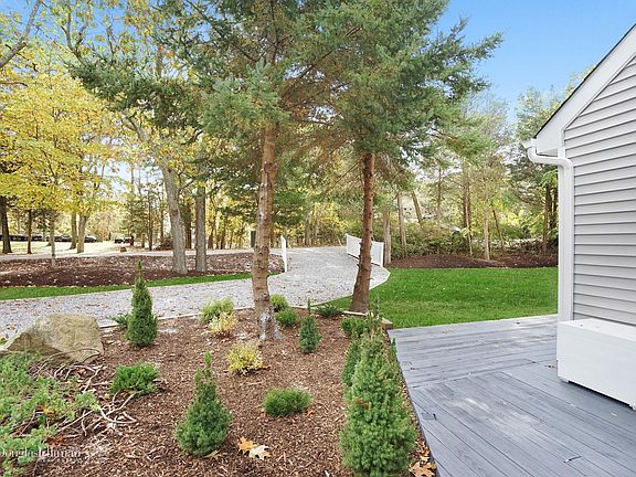 5th image of 213 Windmill Ln