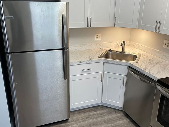 3rd image of 1805 Key Blvd APT 518