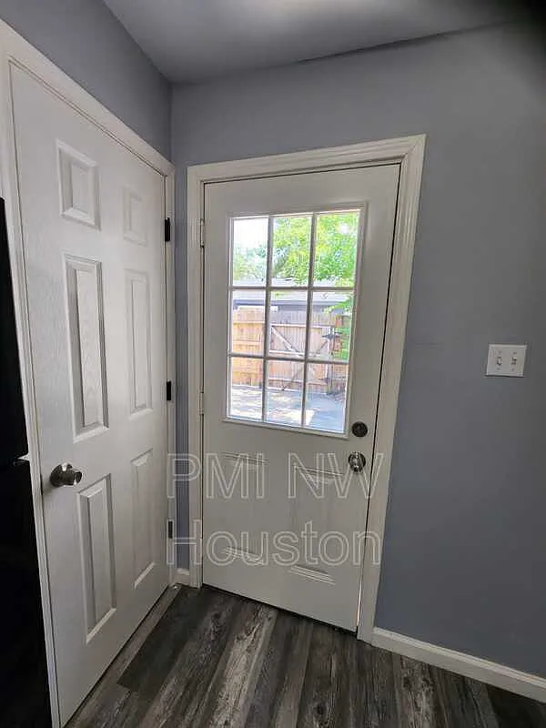 2 bed, 2.0 bath, 1036 sqft, $1,400 — Photo 2