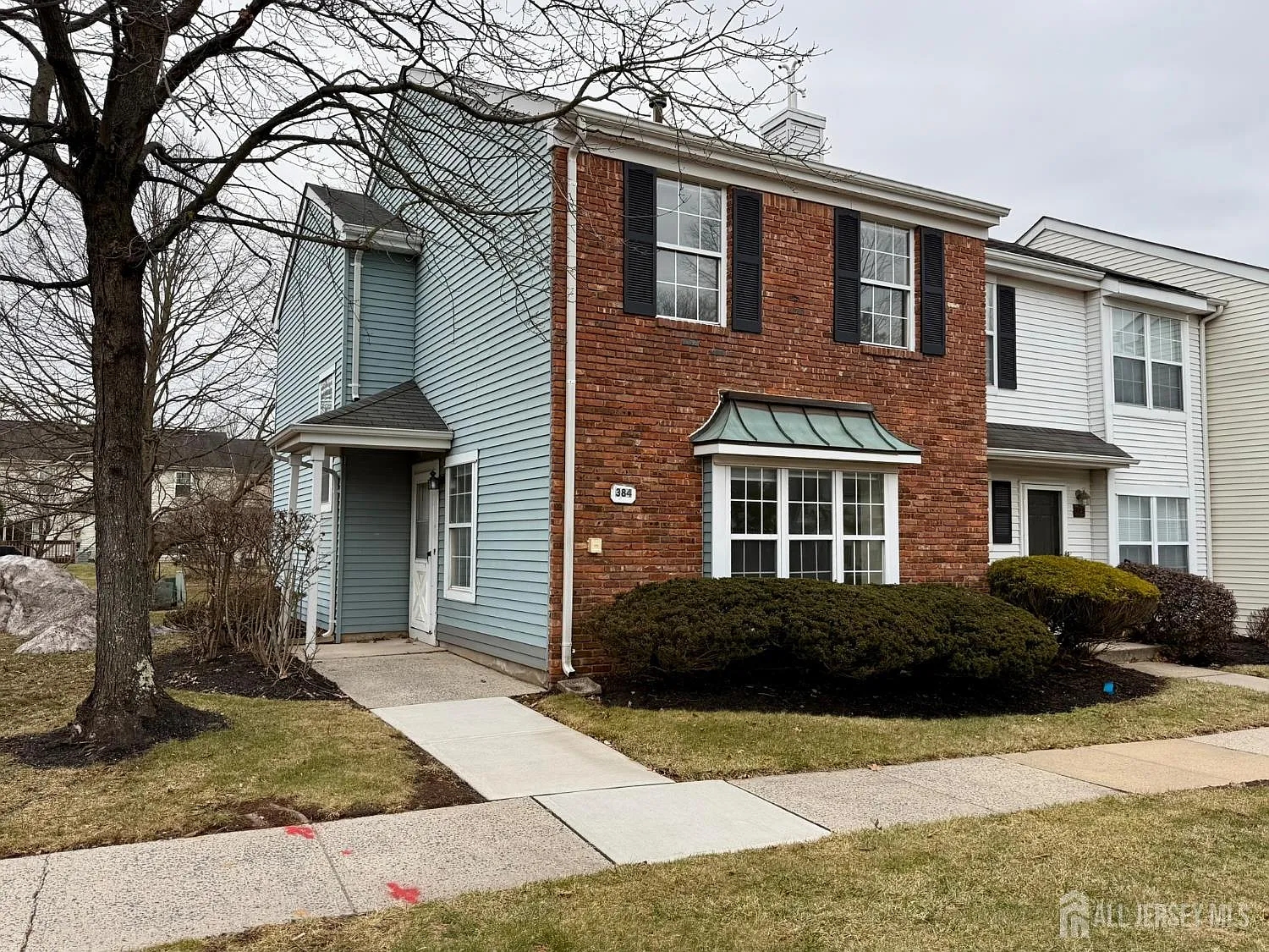 384 Inwood Ct photo 1