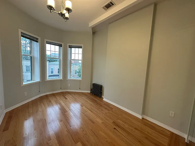 25-54 37th St #3 — Photo 11