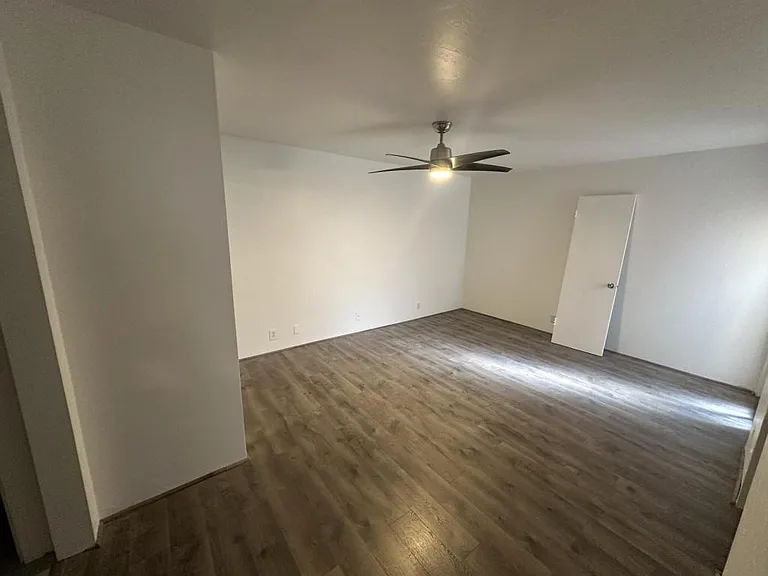 2286 N Junipero Ave — Photo 21