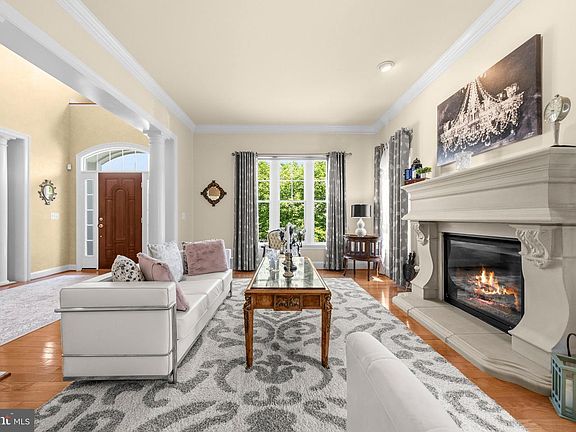 5th image of 6189 Adeline Ct