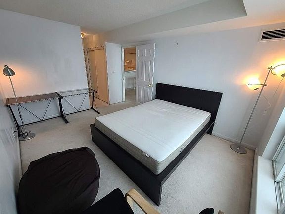 3rd image of 1 Lee Centre Dr #2206