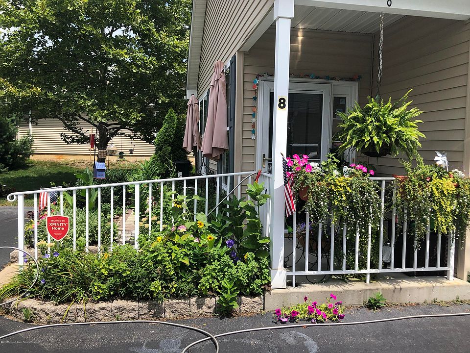 2nd image of 8 Winkle Ct